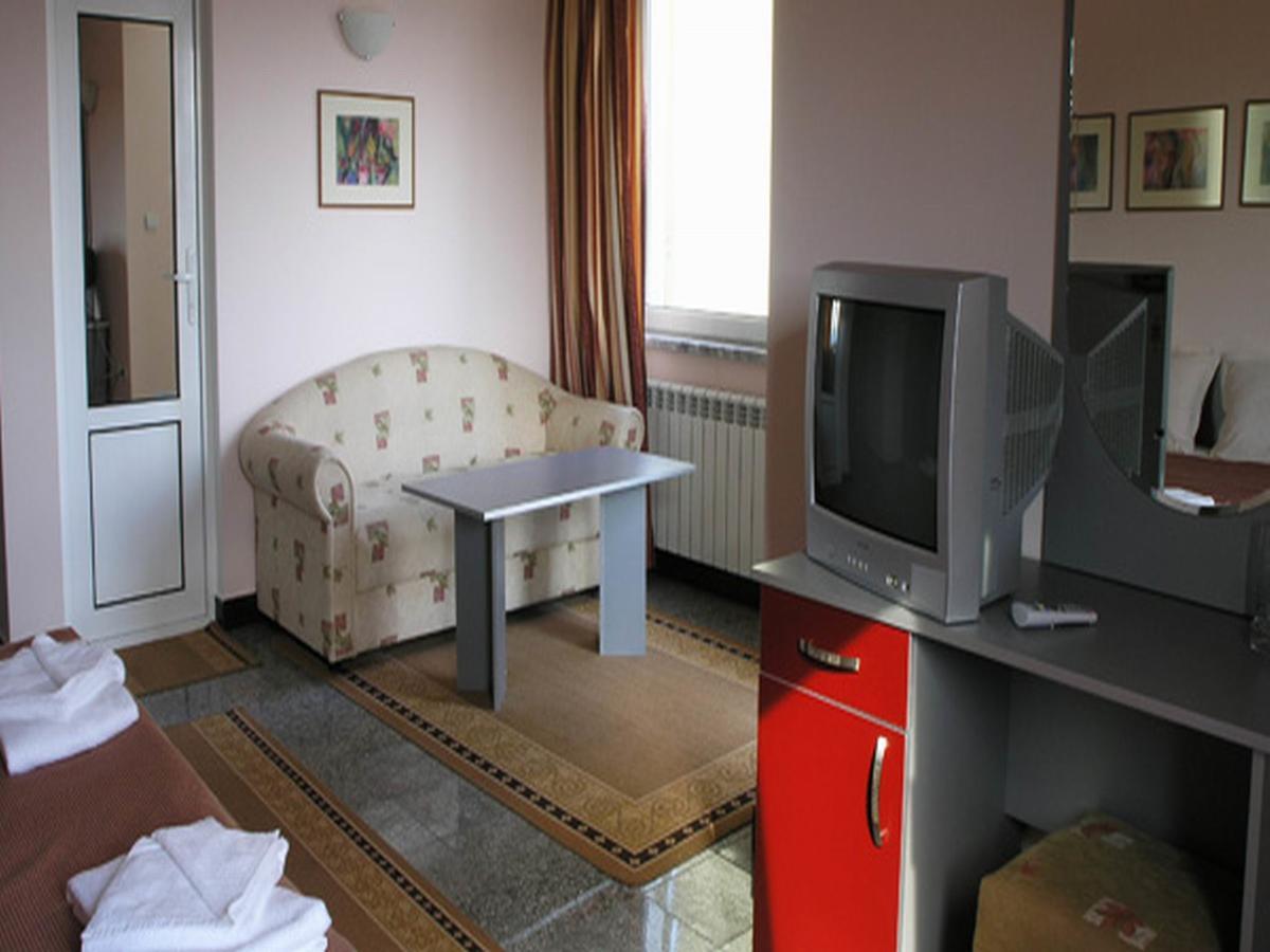 Hotel Ertancom 布拉格埃夫格拉德 外观 照片